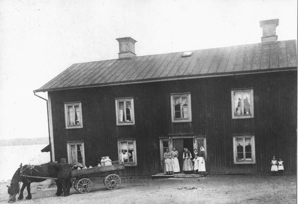 Hotell Groenfeltsgarden Karlskoga Exterior photo